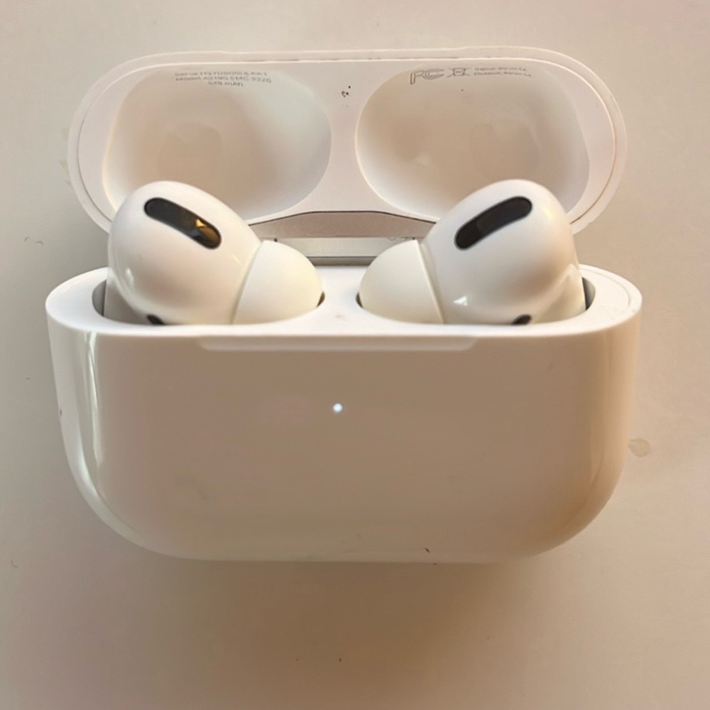 1st Generation Apple AirPods Pro
